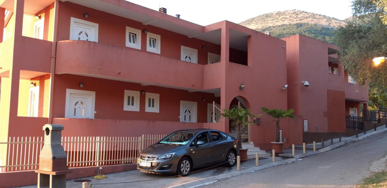Apartments Danilo Kazanegra Sveti Stefan Esterno foto